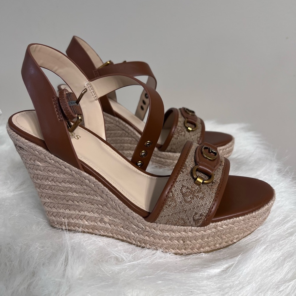 GUESS new women’s shoes size 8